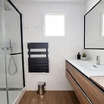 Magnifique Appartement De 2 Pieces A Montparnasse
